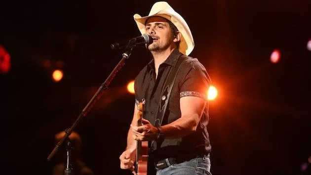 getty_bradpaisley_111721-1