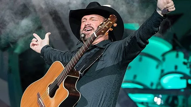 getty_garthbrooks_121521