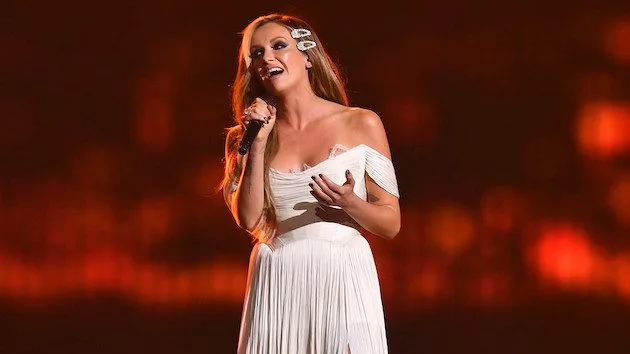 m_carlypearce-10-2