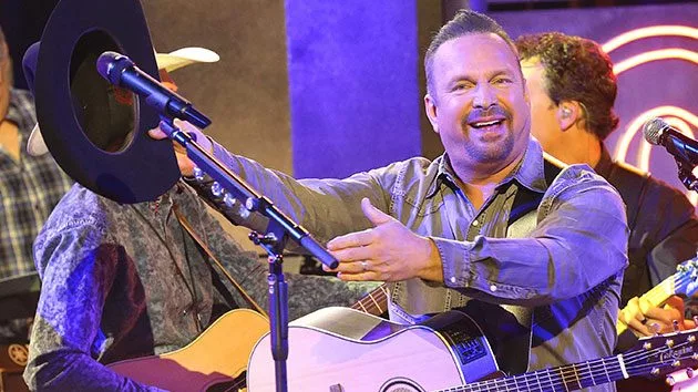 getty_garthbrooks_010521