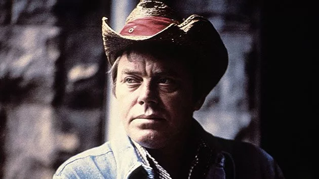 getty_tomthall_010622