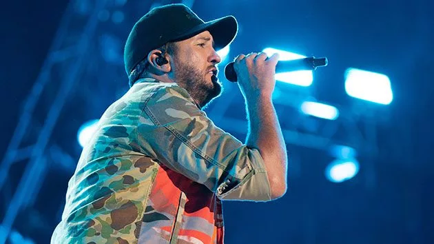 m_lukebryancmafest_10312022