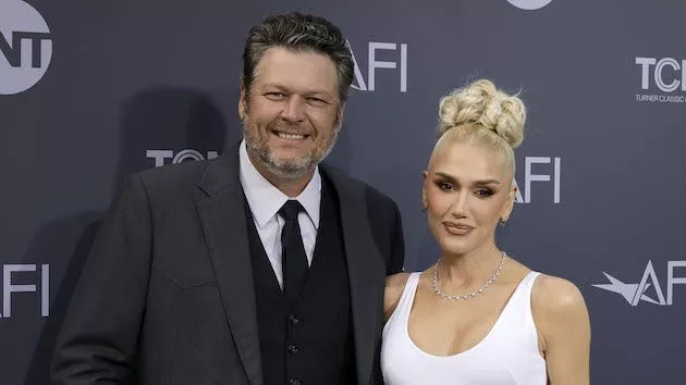 getty_gwen_stefani_blake_shelton_12072022