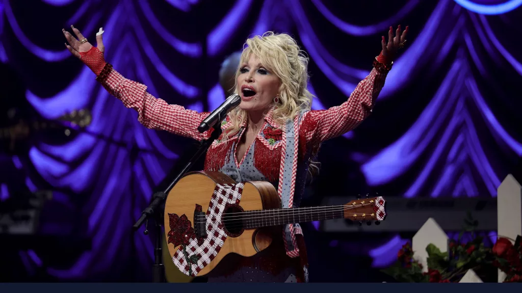 getty_dolly_parton_12082022