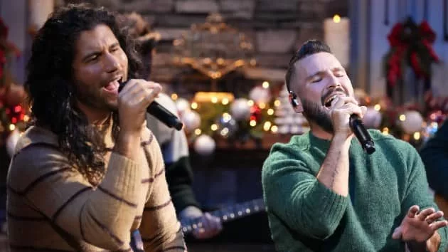 m_danandshaycmaxmas2022