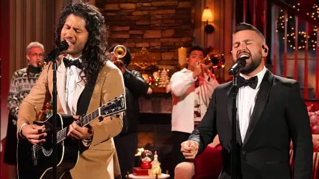 m_danandshaycmaxmas22515256