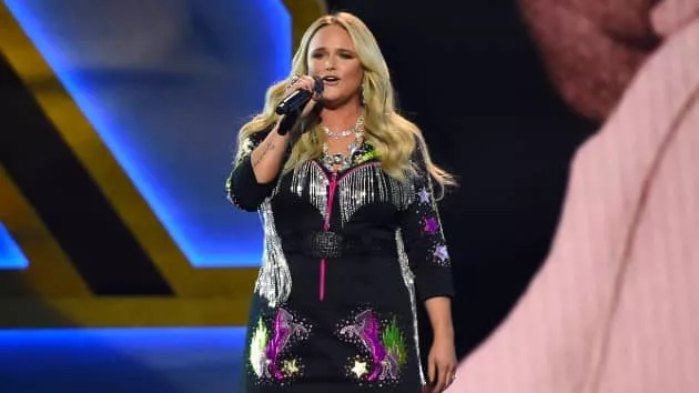 m_mirandalambertcmas22482282