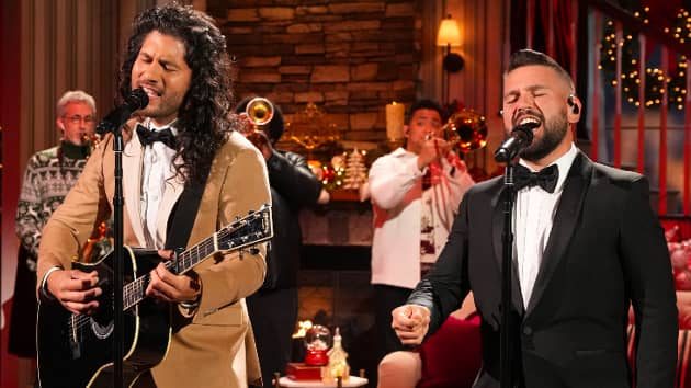 m_danandshaycmaxmas22272493