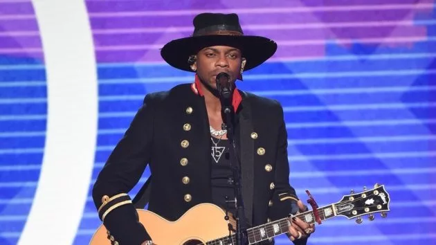 m_jimmieallenamericanmusicawards2022abc398739