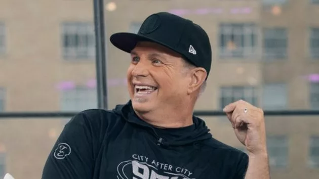 m_garthbrooksthekellyclarksonshownbc276546