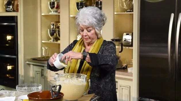 getty_pauladeenyellowscarf795162