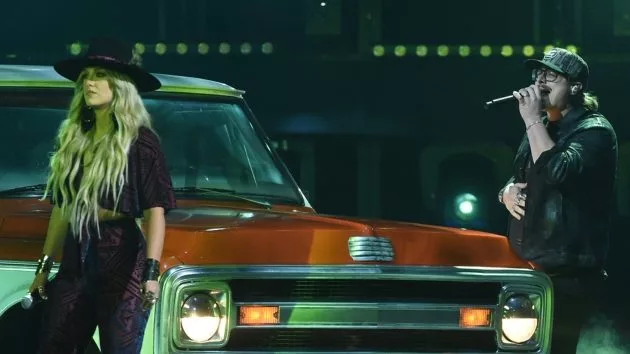 m_hardylaineywilsonwaitinthetruck2022cmaawardsabc542419