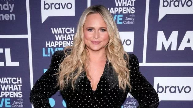 m_mirandalambertwatchwhathappenslivewithandycohenbravo210104