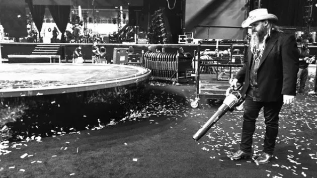 m_chrisstapletonleafblower541041