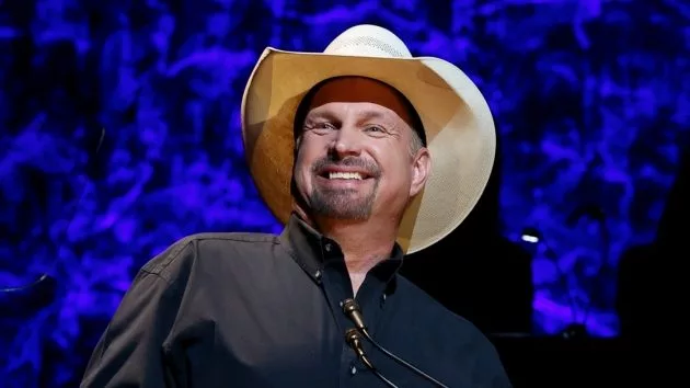 g_garthbrooks2022362012