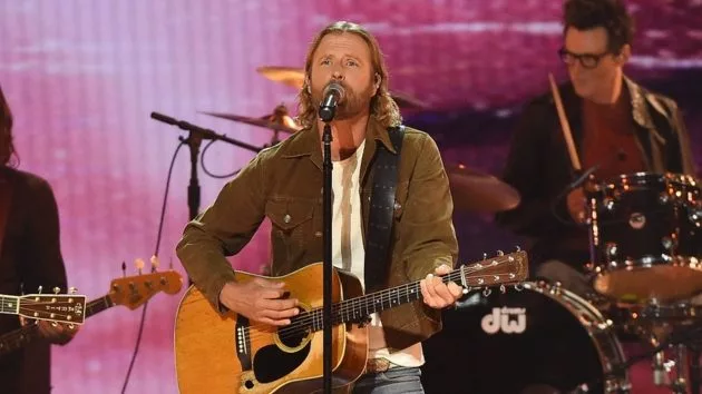 m_dierksbentley2022cmaawardsperformanceabc725832