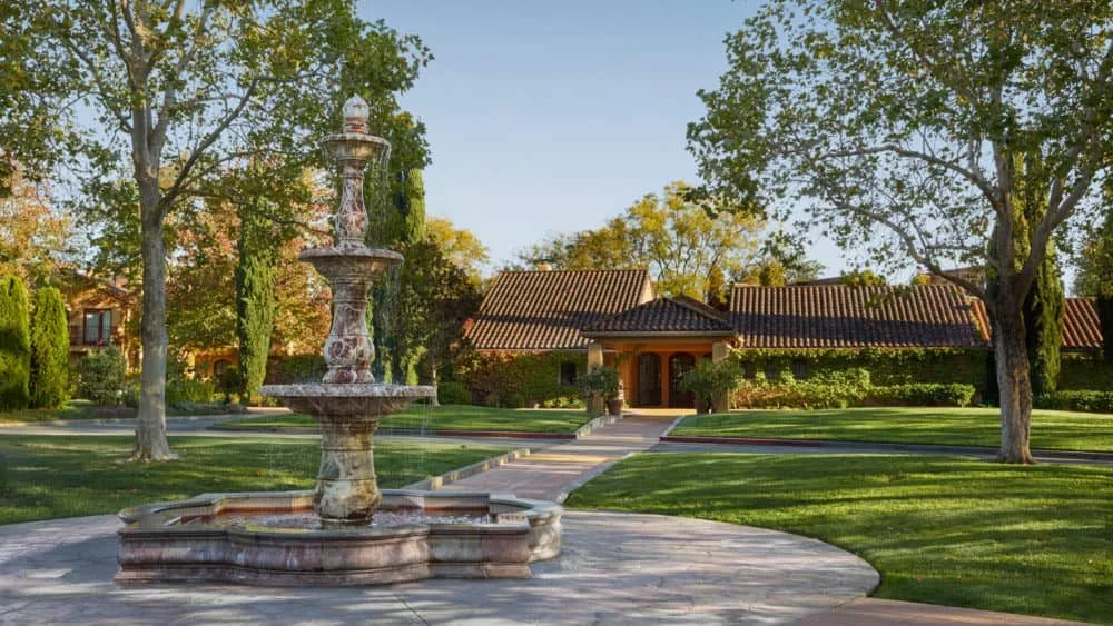 vr250-publicspace-2400x1350-1-1000x563971407-1