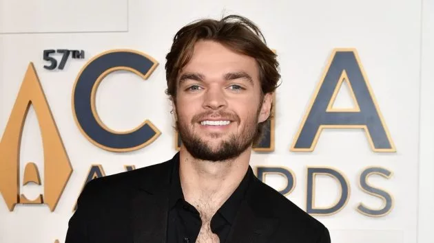 m_connersmith2023cmaawardsdisneyscottkirkland149729