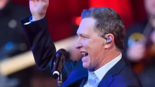 getty_craigmorganbluesuit851634