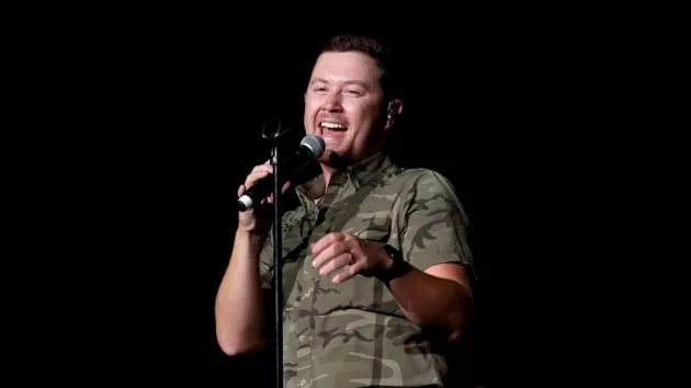 getty_scottymccreerycamoshirtonstage892179