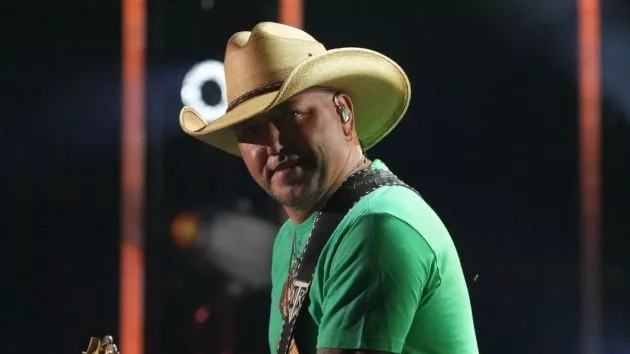 m_jasonaldeangreentshirt2023cmafest151480