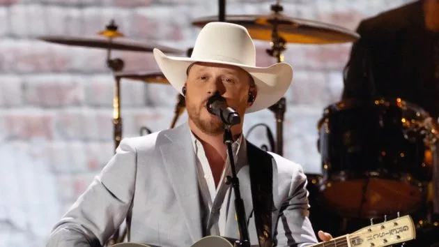 m_codyjohnson2023cmaawardsperformancedisneyfrankmicelotta67420