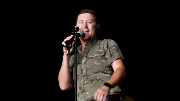 getty_scottymccreerycamoshortsleevedshirt756369
