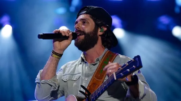 m_thomasrhettcmafest2022performanceabc524531