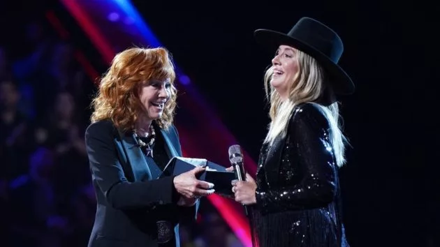 m_rebamcentirelaineywilsonseason25thevoicetylergoldennbc565963