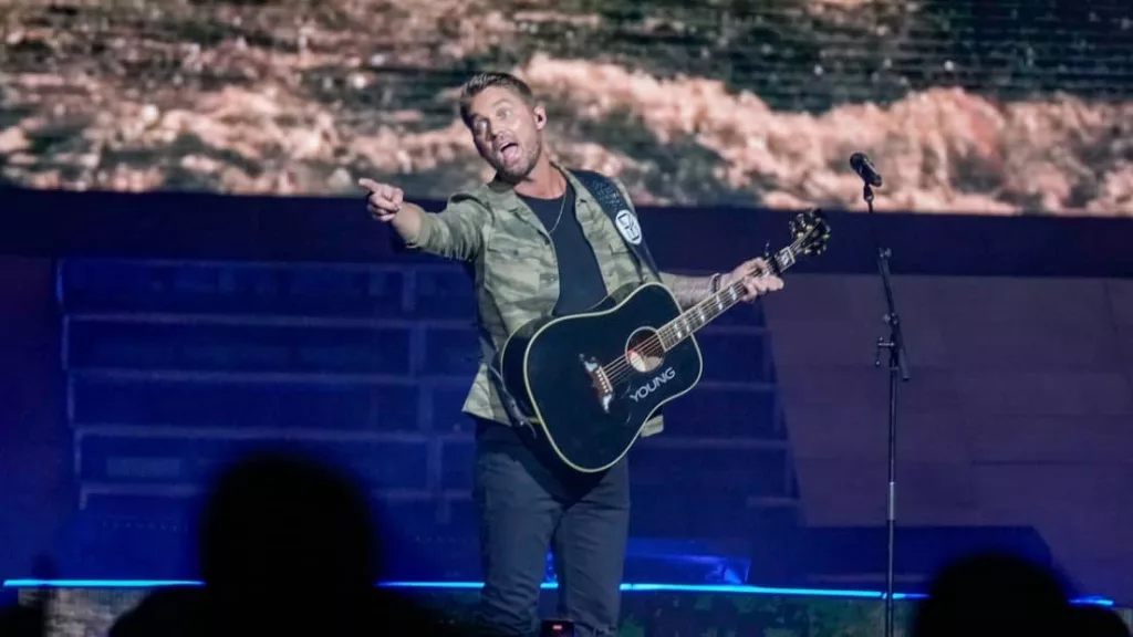 getty_brettyoungcamojacket_mickeybernalgetty20images677501