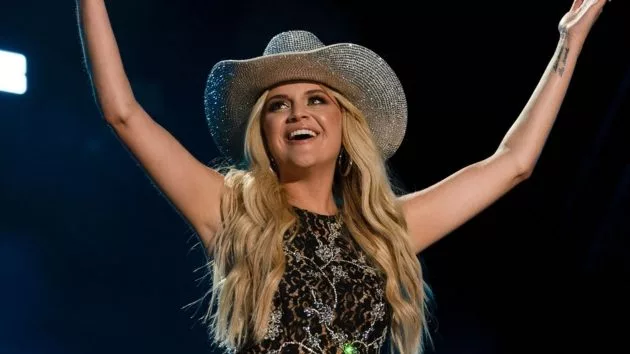 m_kelseaballerini2022cmafestperformanceabc163052