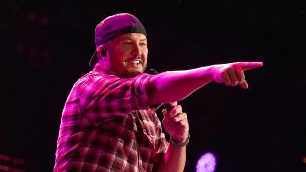 m_lukebryancmafest2disneylarry20mccormack694164