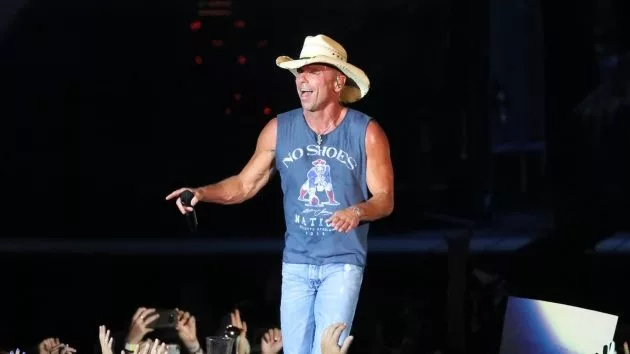 getty_kennychesneynoshoesnationtanktop883592