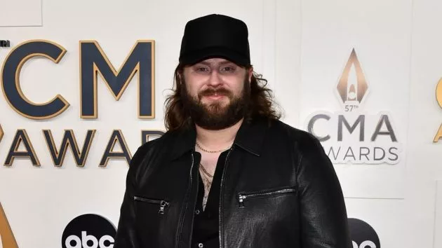 m_natesmith2023cmaawardsdisneyscottkirkland2809