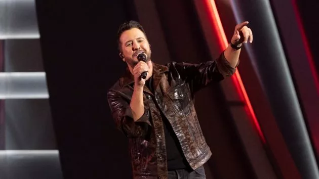 m_lukebryan2024cmaawardspeformancedisneyfrankmicelotta287888