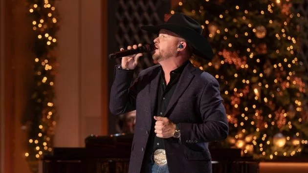 m_codyjohnson2024cmacountrychristmas1disneyconniechornuk290068