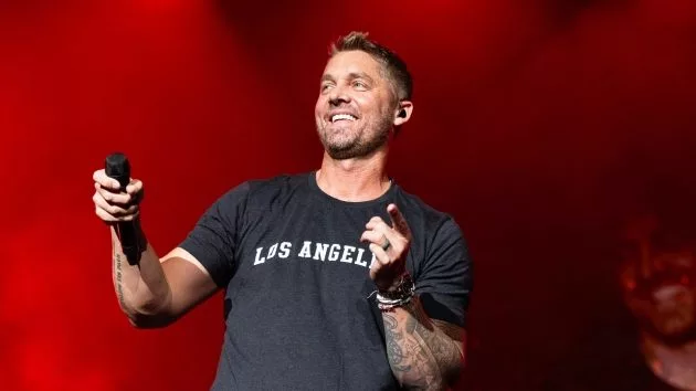 g_brettyoungcmafest2024140828