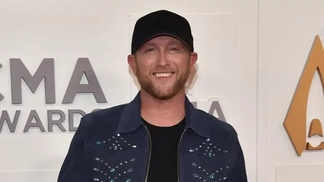m_coleswindellcmaawards2022abc216227