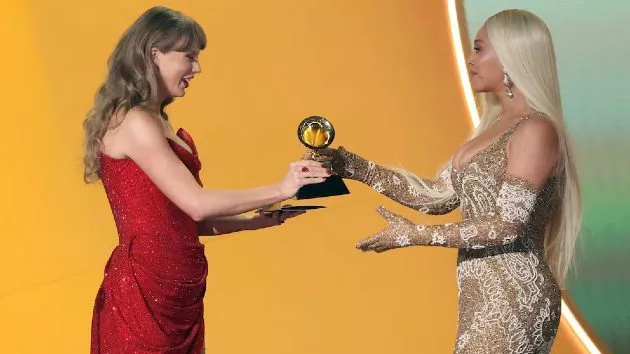 getty_taylorbeyoncegrammys90893
