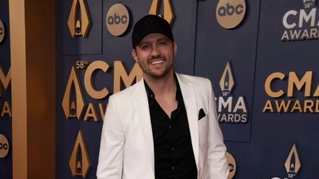 m_drewbaldridge2024cmaawardsdisneyscottkirkland984432