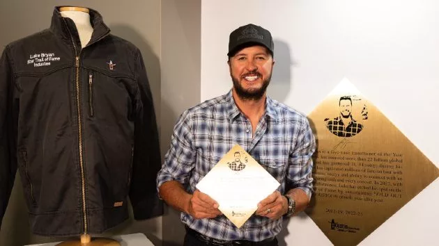 m_lukebryanrodeohouston961809
