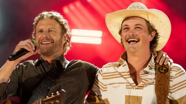 m_dierksbentleyzachtopcmafest2025abc215007