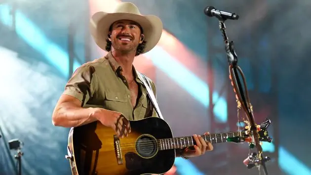 m_rileygreencmafest2025abcalternate248271