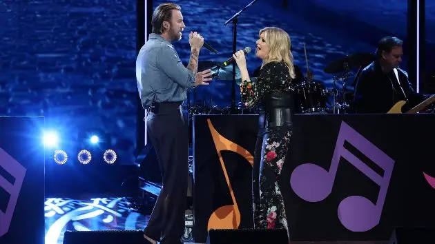 getty_trishayearwoodcharleskelleykomenopryconcert765892