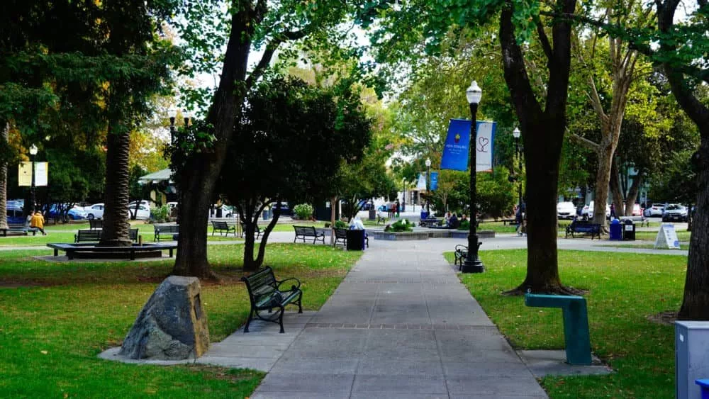 downtown-healdsburg-1000x563640431-1