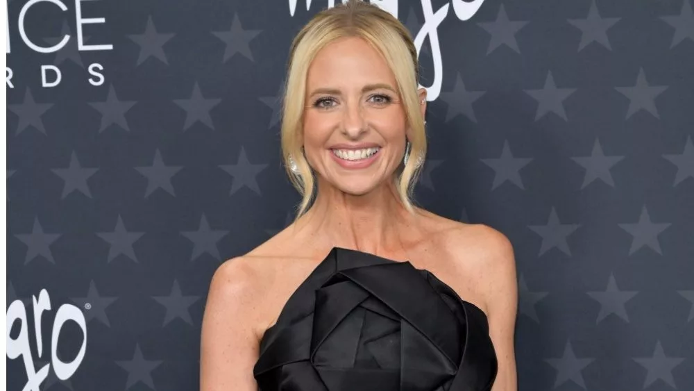 Sarah Michelle Gellar at the Critics Choice Awards 2025. SANTA MONICA^ USA. February 07^ 2025