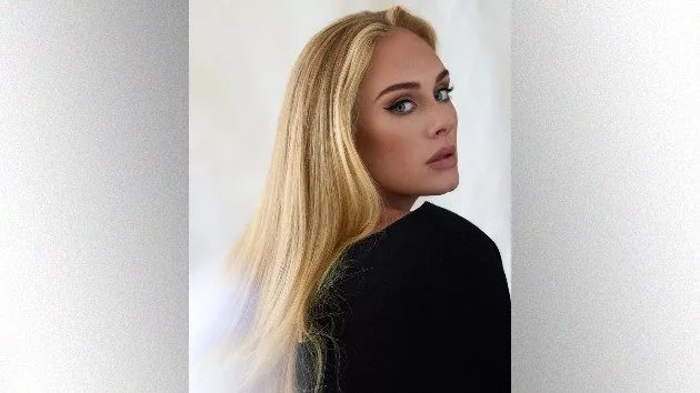 m_adelethreequarters_112221