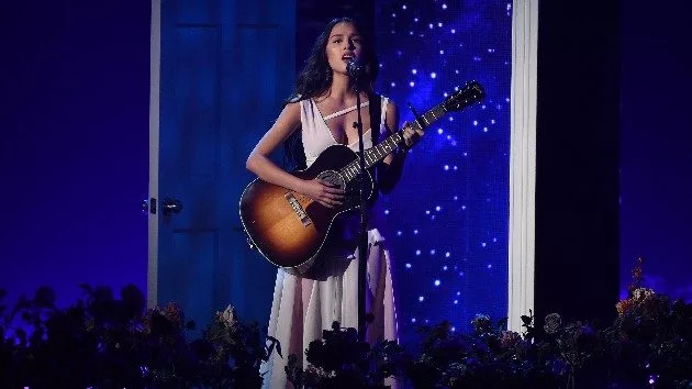 m_olivia_rodrigo_011122