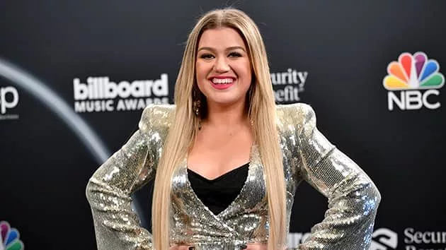 getty_kelly_clarkson_012122