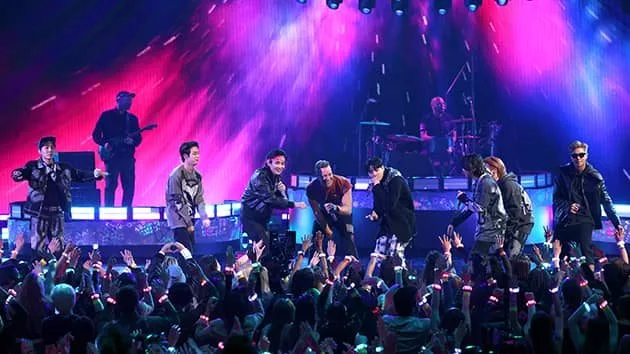 getty_bts_coldplay_012622